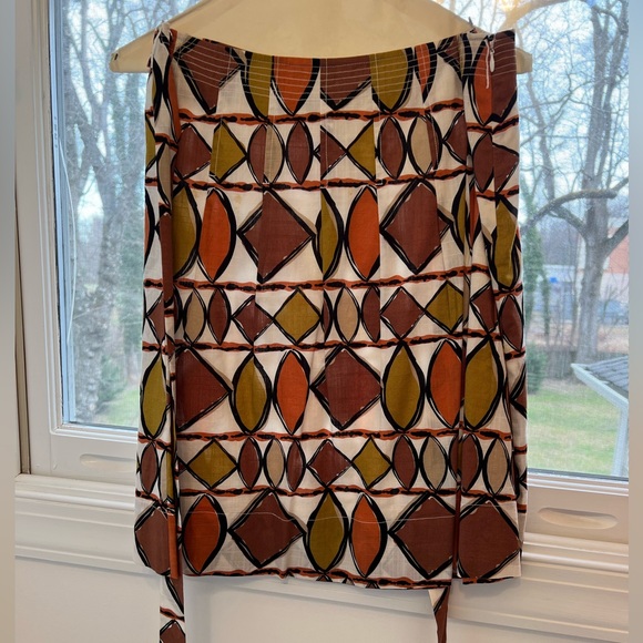 BCBG maxazria women top and skirt set - top: size L; skirt: size:6 - Picture 8 of 14